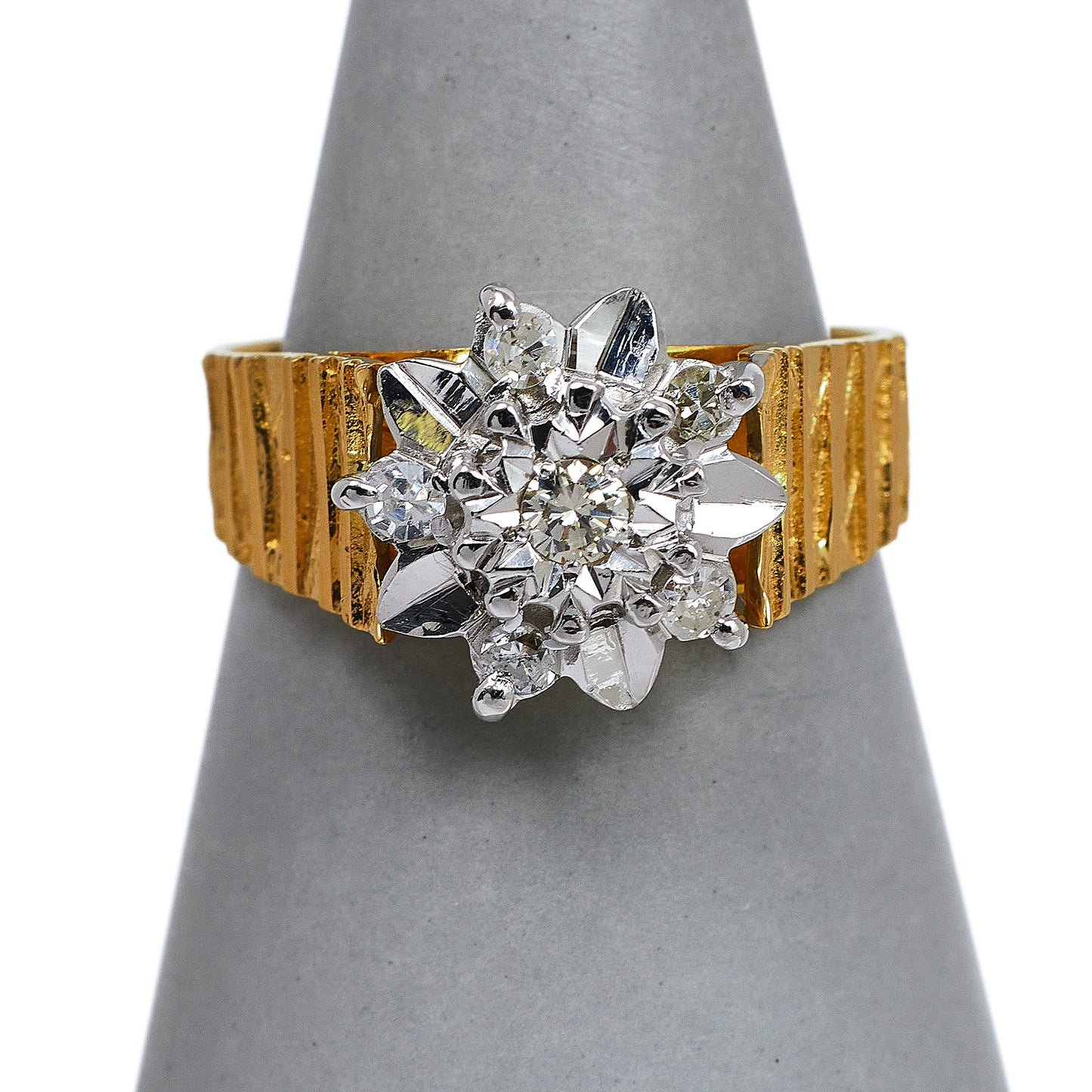Pre-Owned 18ct Gold Diamond Cluster Ring Size O