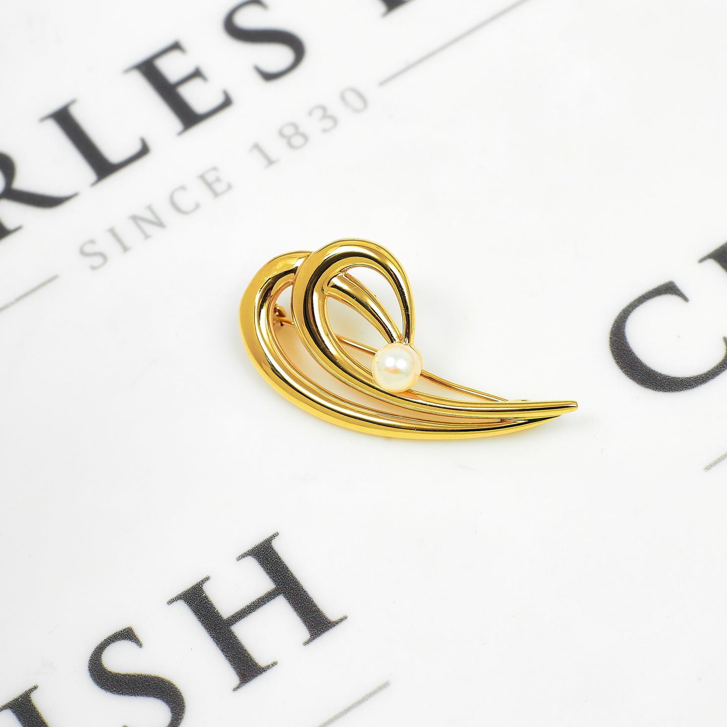 Pre-Owned 9ct Gold Cultured Pearl Swirl Brooch