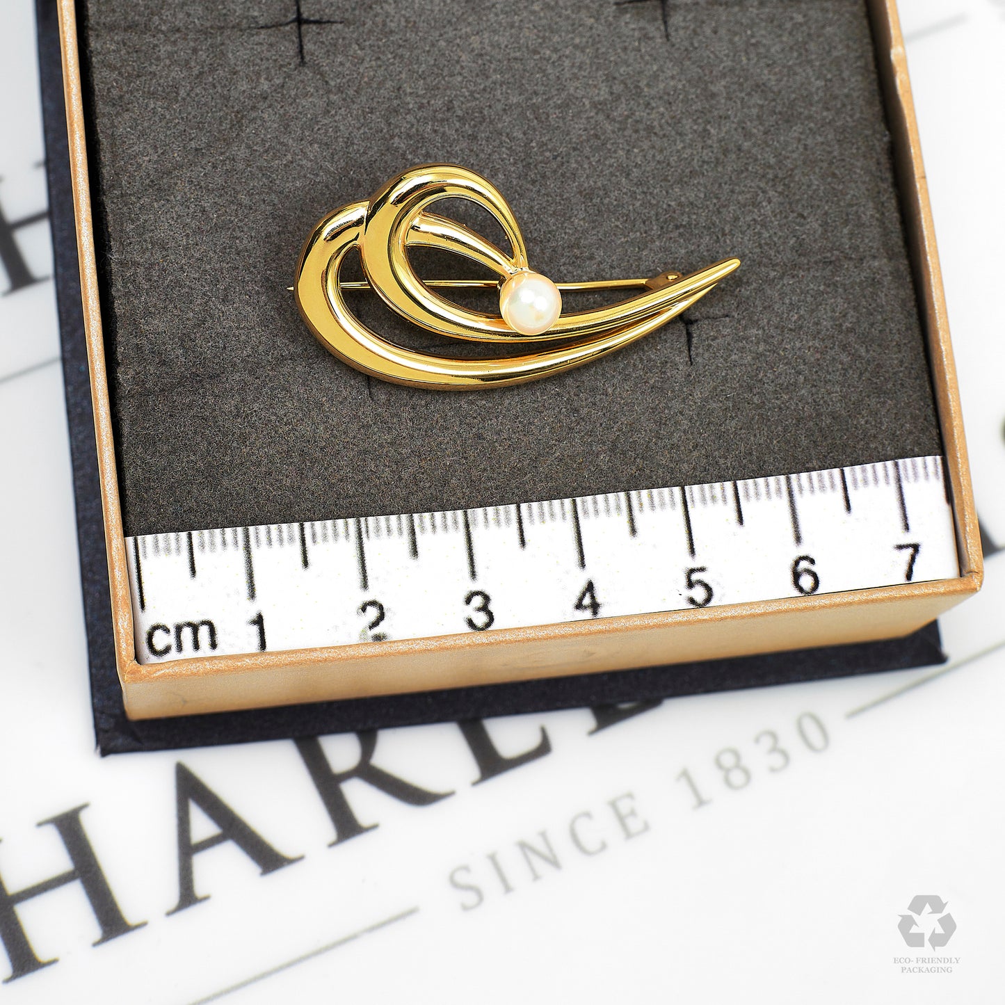 Pre-Owned 9ct Gold Cultured Pearl Swirl Brooch