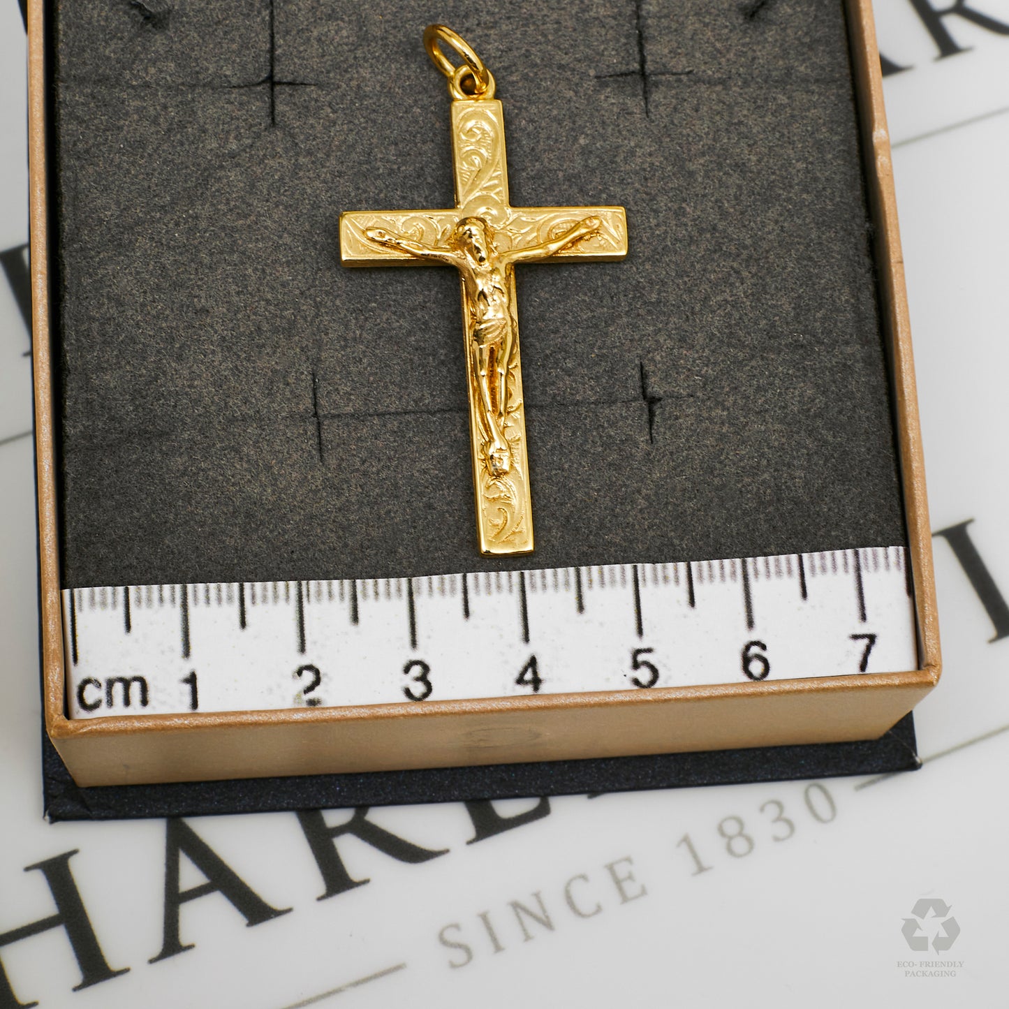 Pre-Owned 9ct Gold Swirl Design Crucifix Pendant