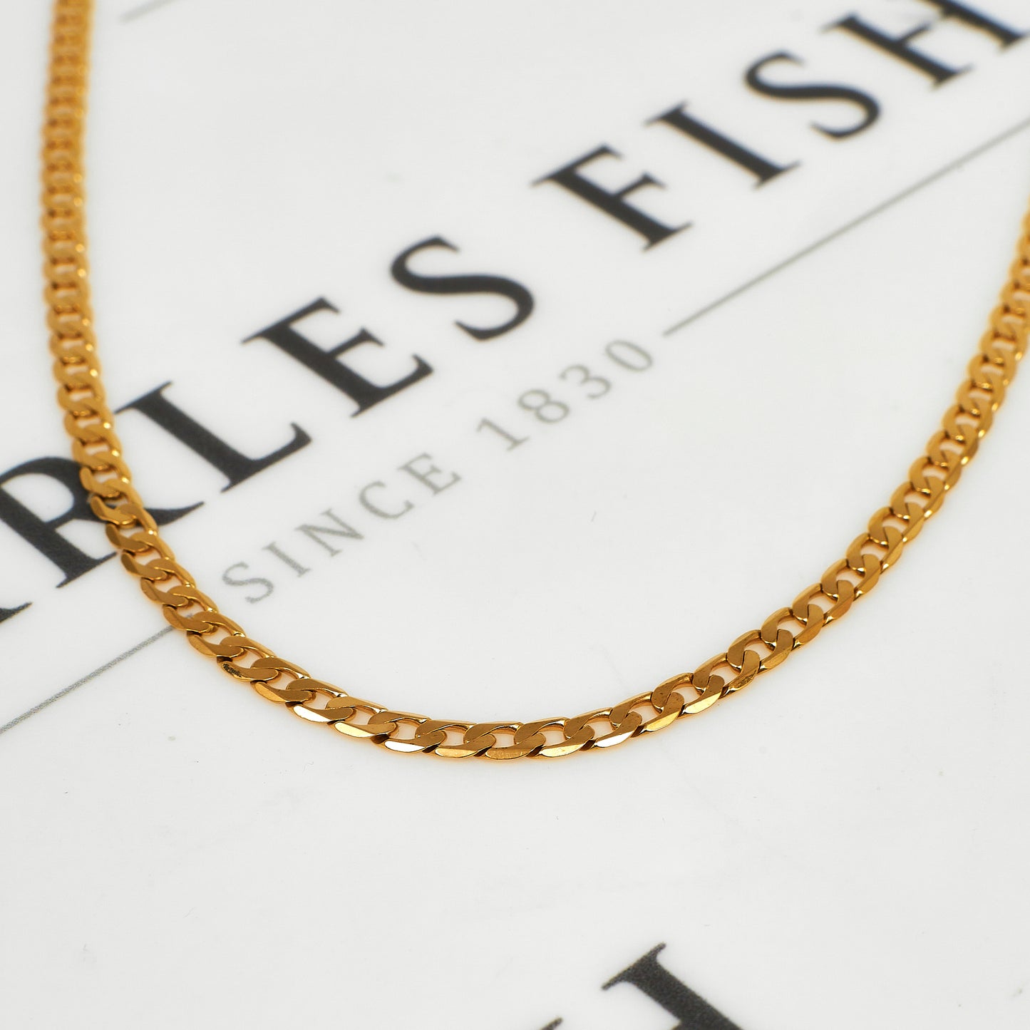 Pre-Owned 9ct Gold Curb Chain Necklace 30 Inch