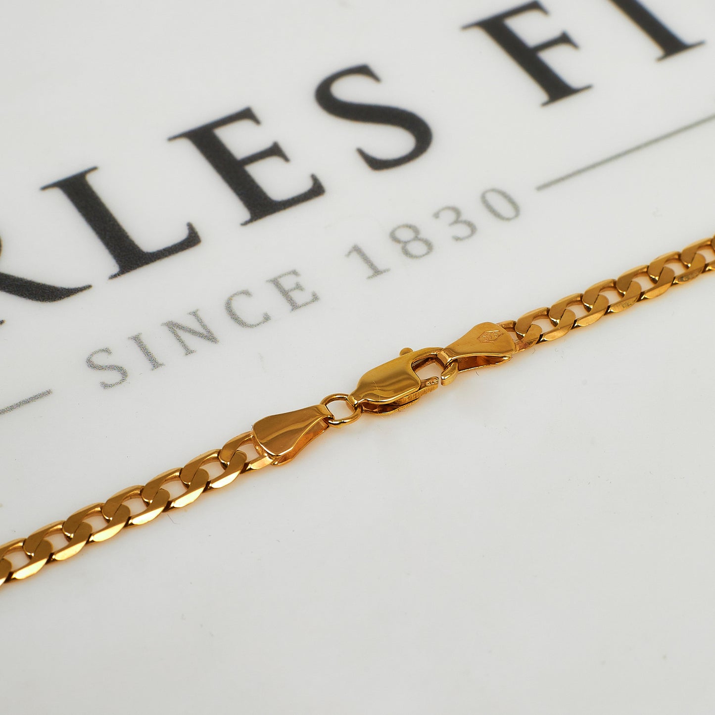 Pre-Owned 9ct Gold Curb Chain Necklace 30 Inch