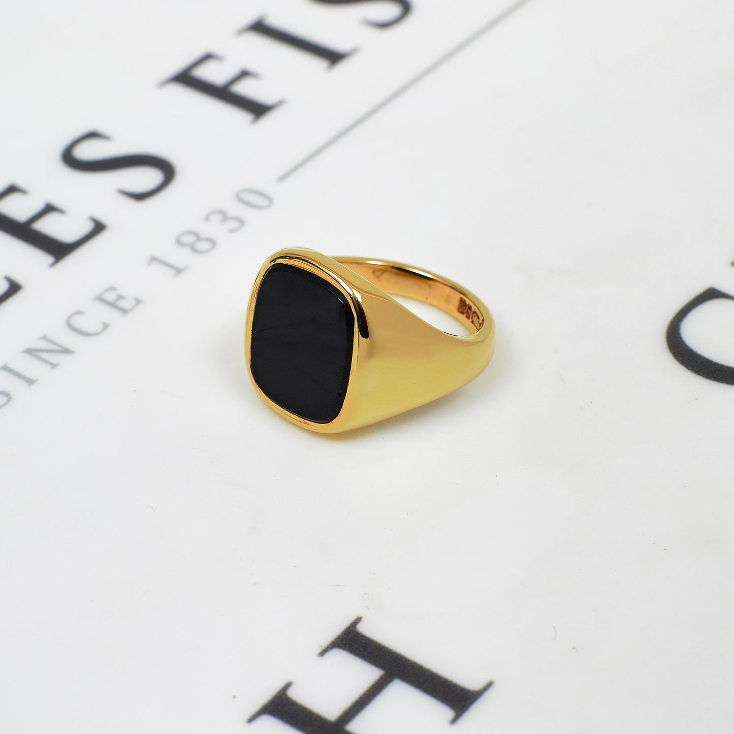 Pre-Owned 9ct Gold Round Corner Rectangle Onyx Signet Ring