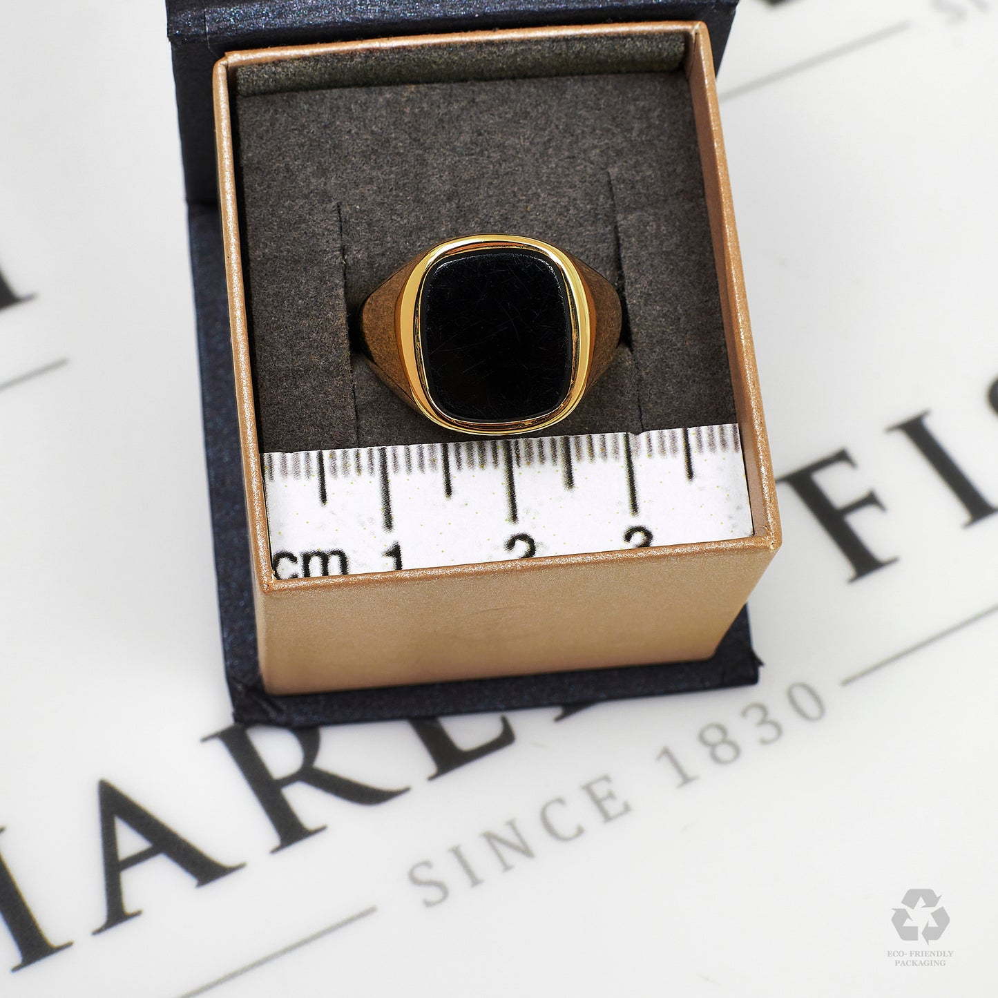 Pre-Owned 9ct Gold Round Corner Rectangle Onyx Signet Ring