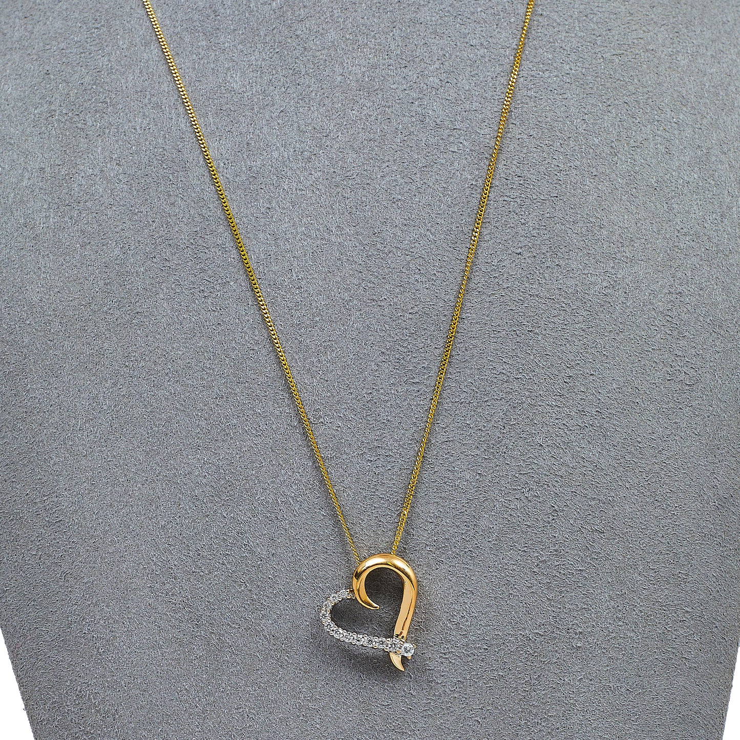 Pre-Owned 9ct Gold CZ Heart Pendant Necklace 18 Inch