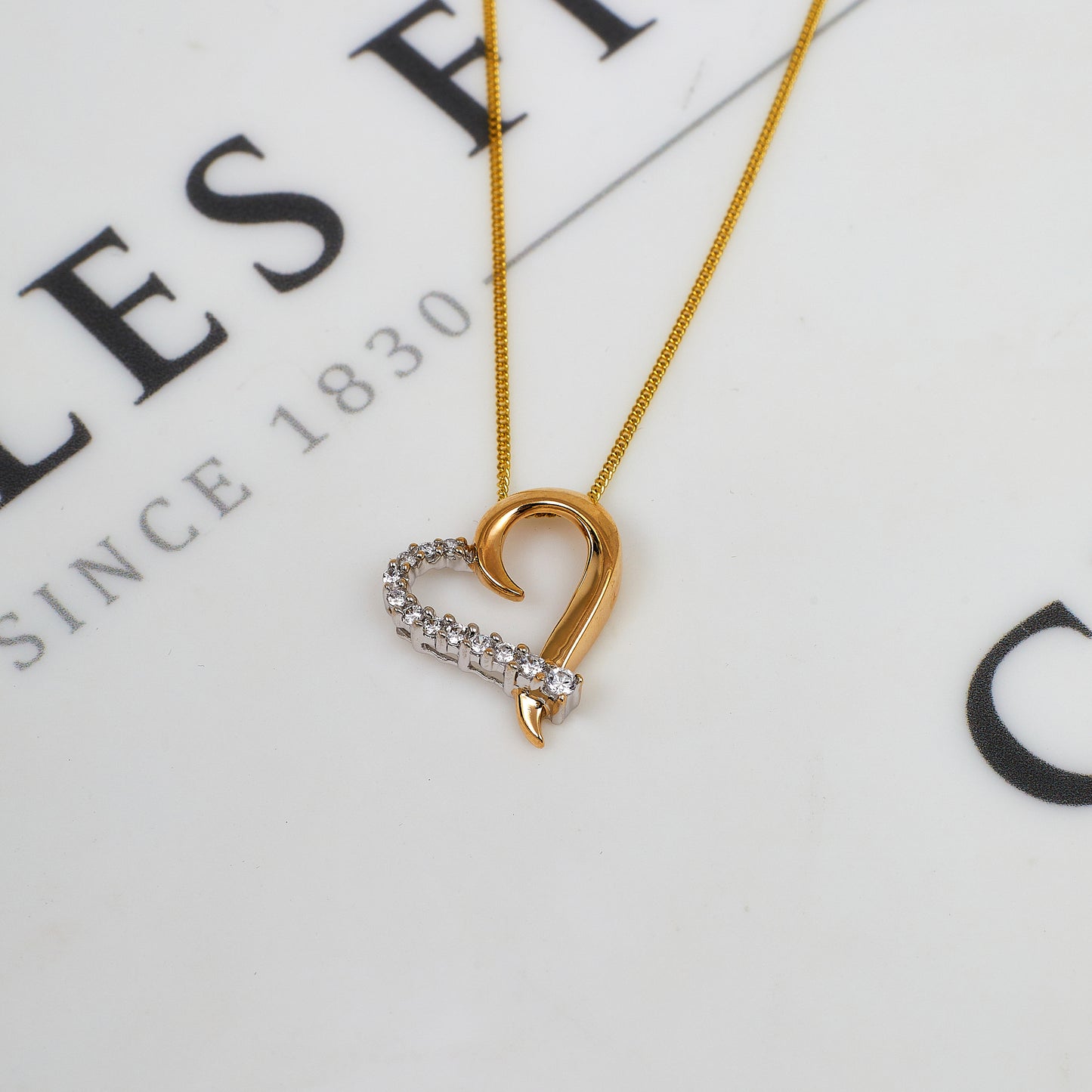 Pre-Owned 9ct Gold CZ Heart Pendant Necklace 18 Inch