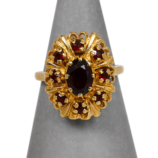Pre-Owned 9ct Gold Oval Garnet Cluster Ring Size I