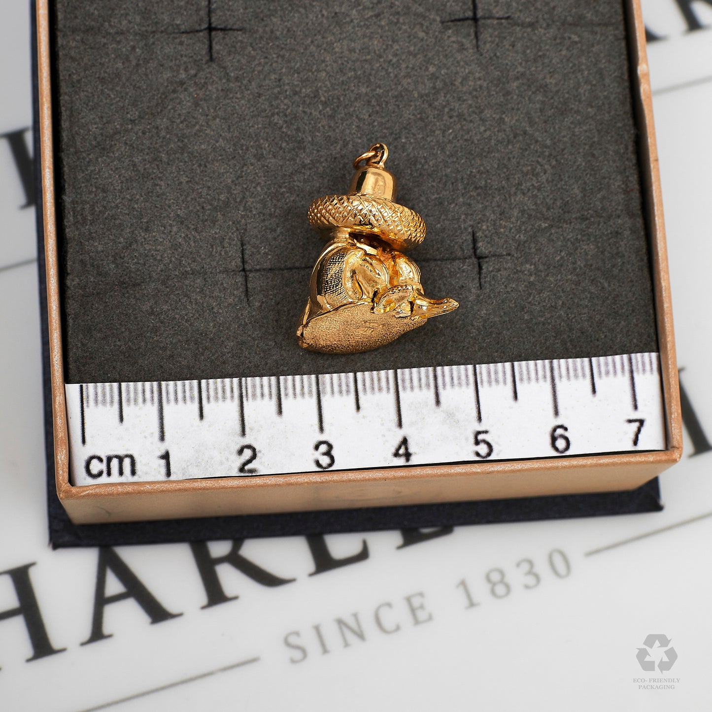 Pre-Owned 9ct Gold Man In Sombrero & Guitar Charm