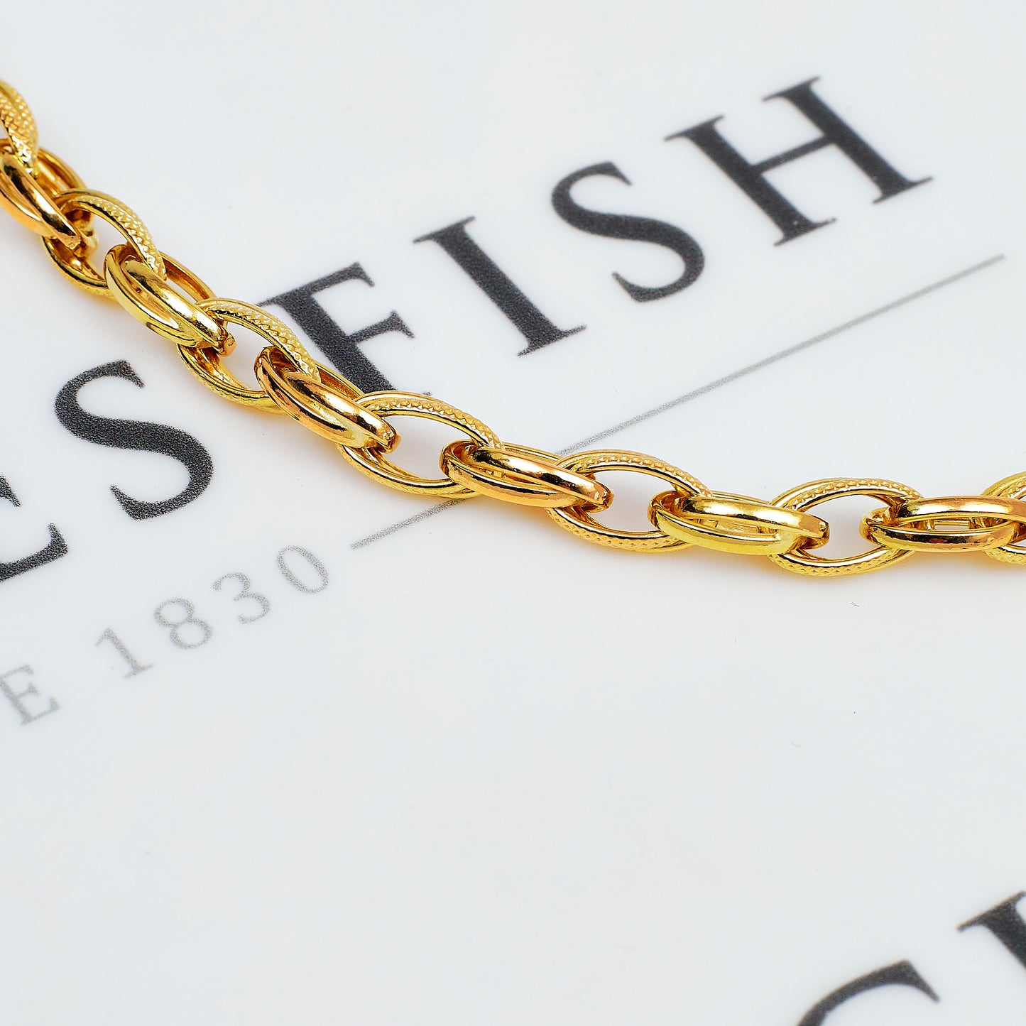 Pre-Owned 9ct Gold Polished & Guilloche Oval Link Bracelet