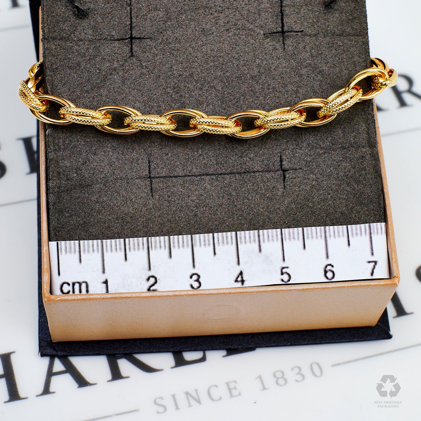 Pre-Owned 9ct Gold Polished & Guilloche Oval Link Bracelet