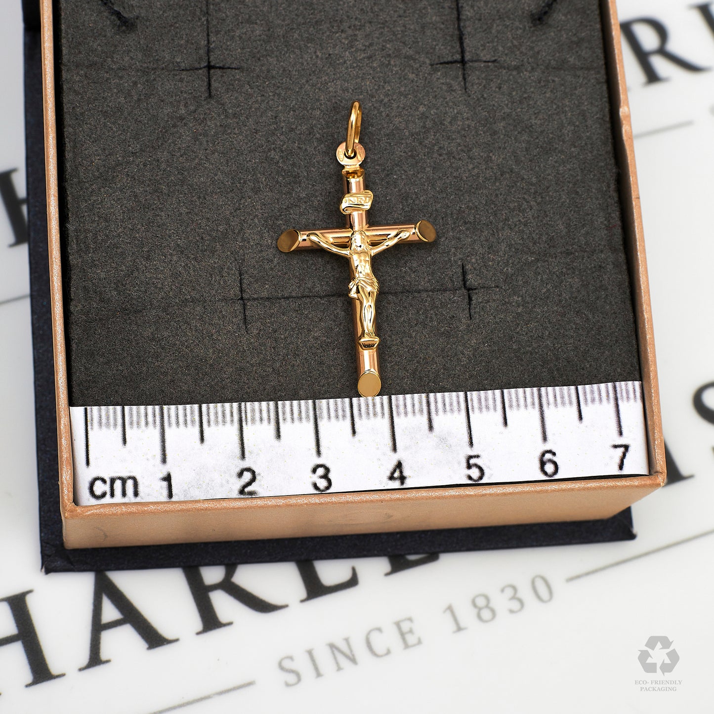 Pre-Owned 9ct Gold Hollow Crucifix Pendant