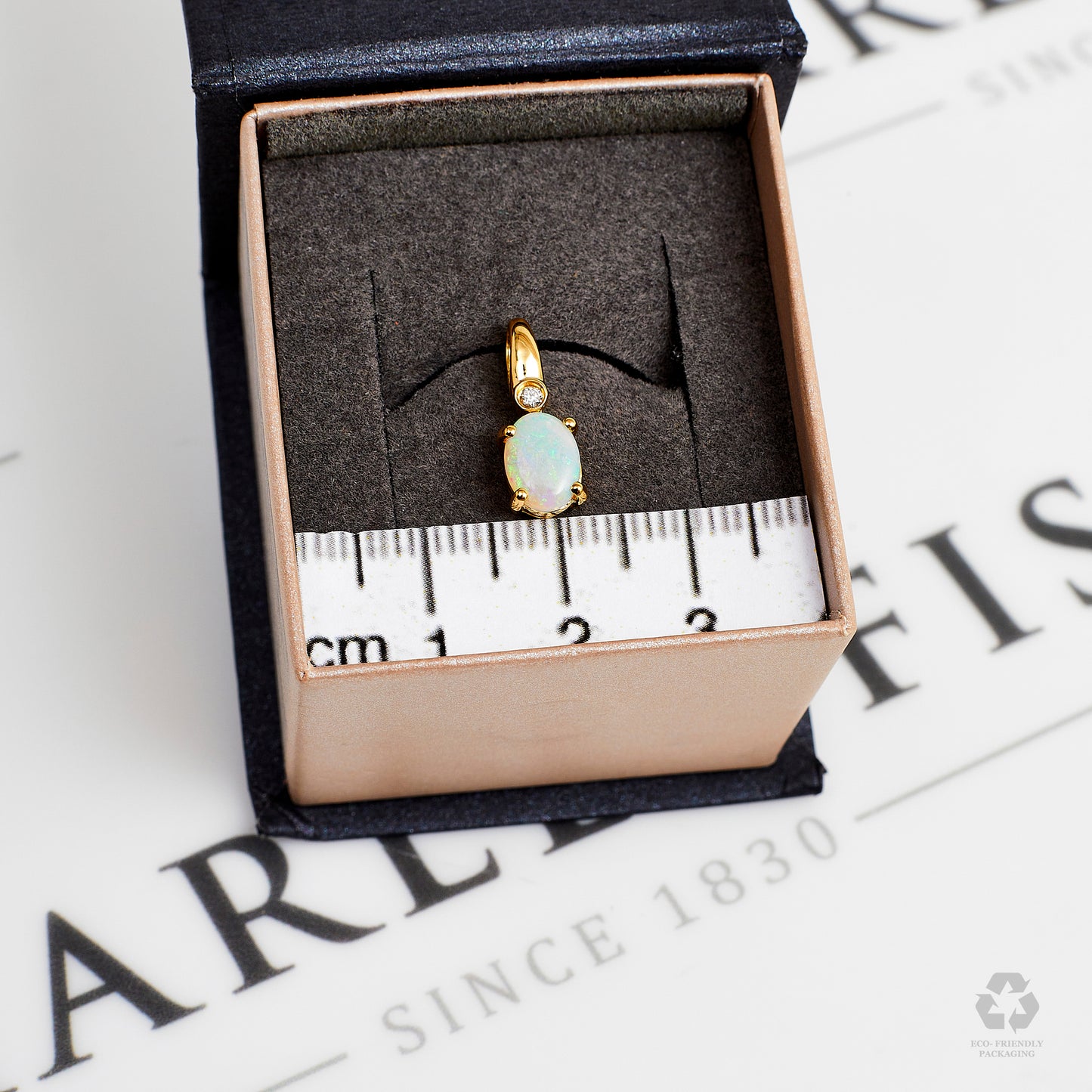 Pre-Owned 18ct Gold Diamond & Opal Pendant