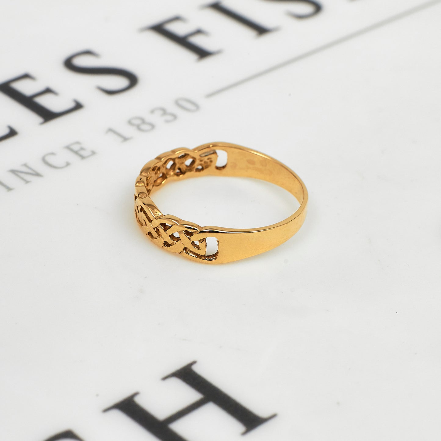 Pre-Owned 9ct Gold Mens Celtic Knot Ring Size V