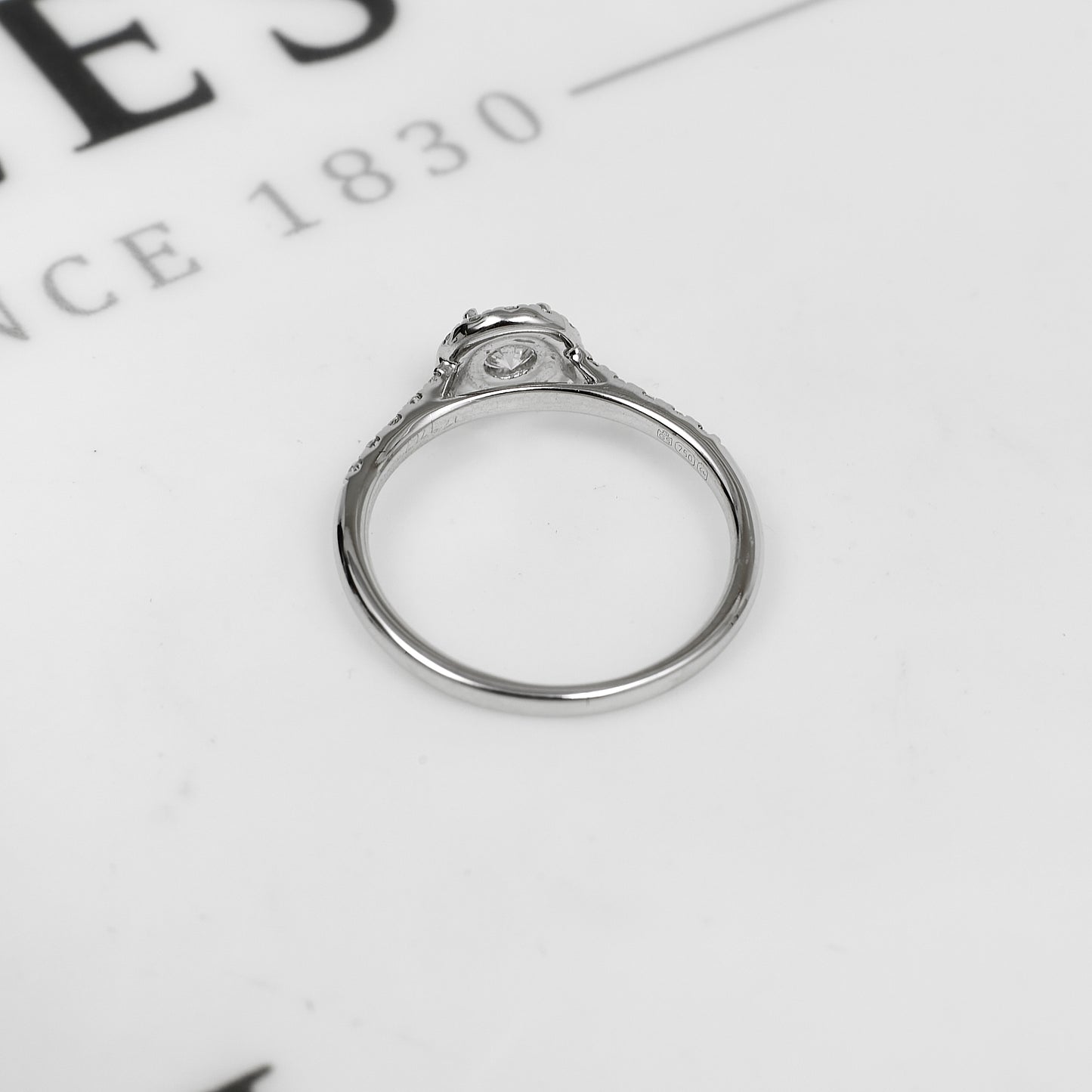 Pre-Owned 18ct White Gold Diamond Cluster Ring Size K.5