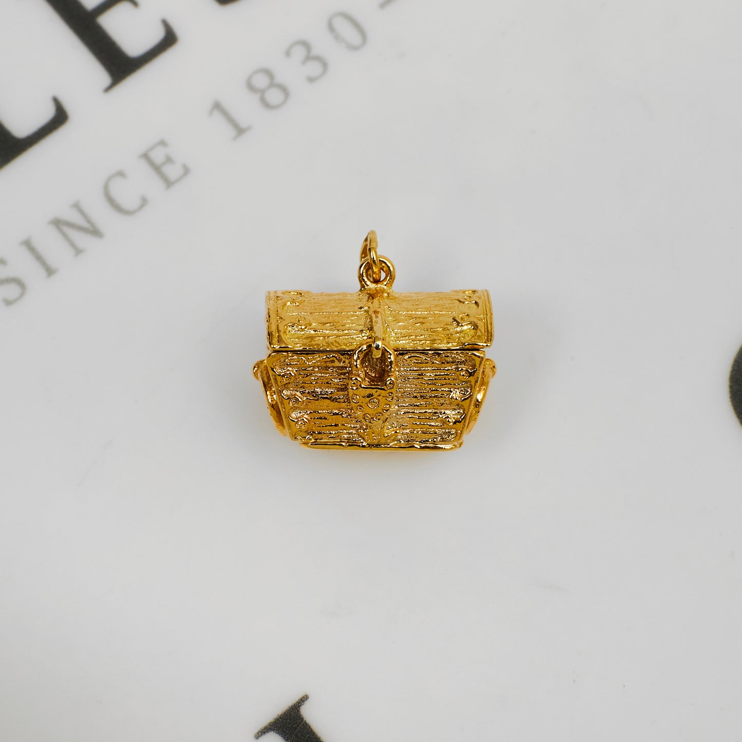 Pre-Owned 9ct Gold Treasure Chest Charm