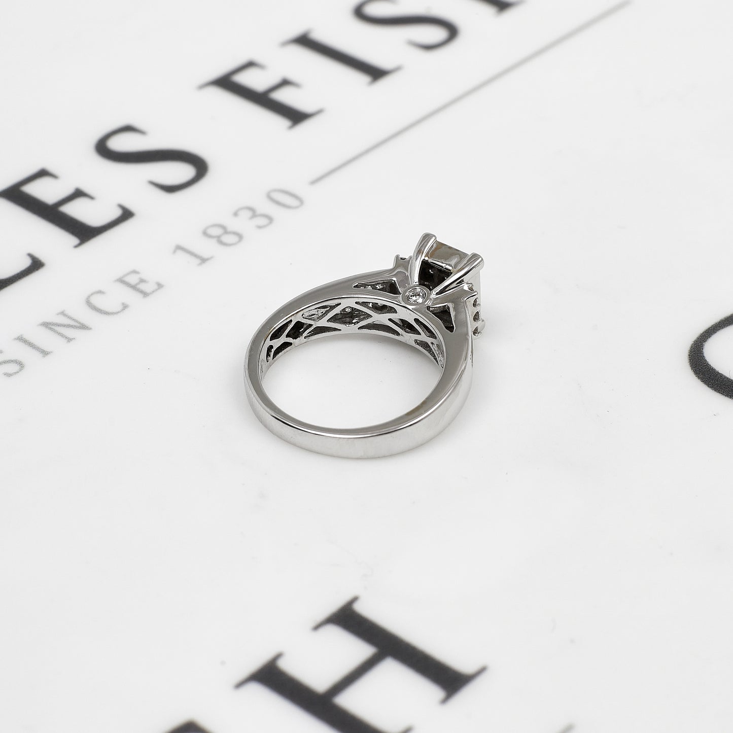 Pre-Owned 18ct White Gold Princess Cut Diamond Ring Size L