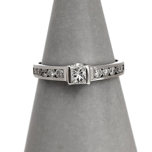 Pre-Owned 18ct White Gold Princess Cut Diamond Ring Size M