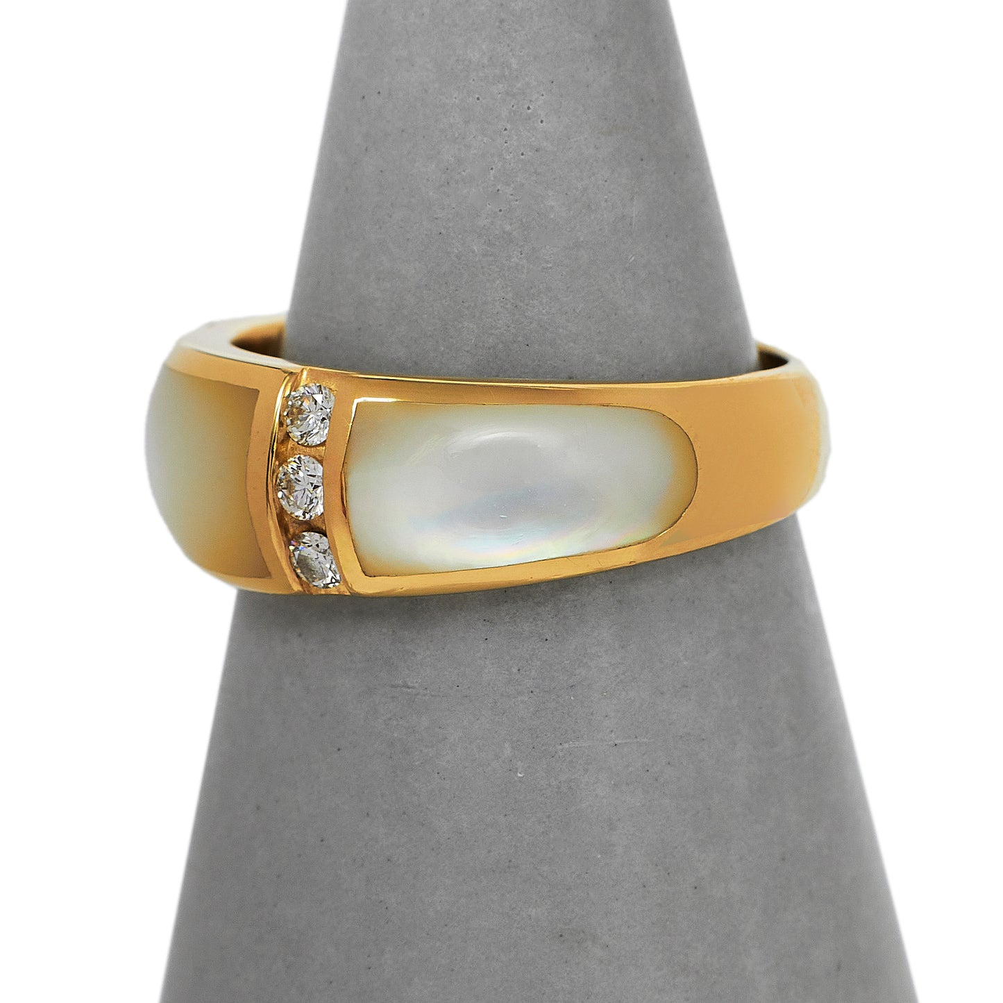 Pre-Owned 14ct Gold Mother of Pearl & 6 Diamond Band Ring