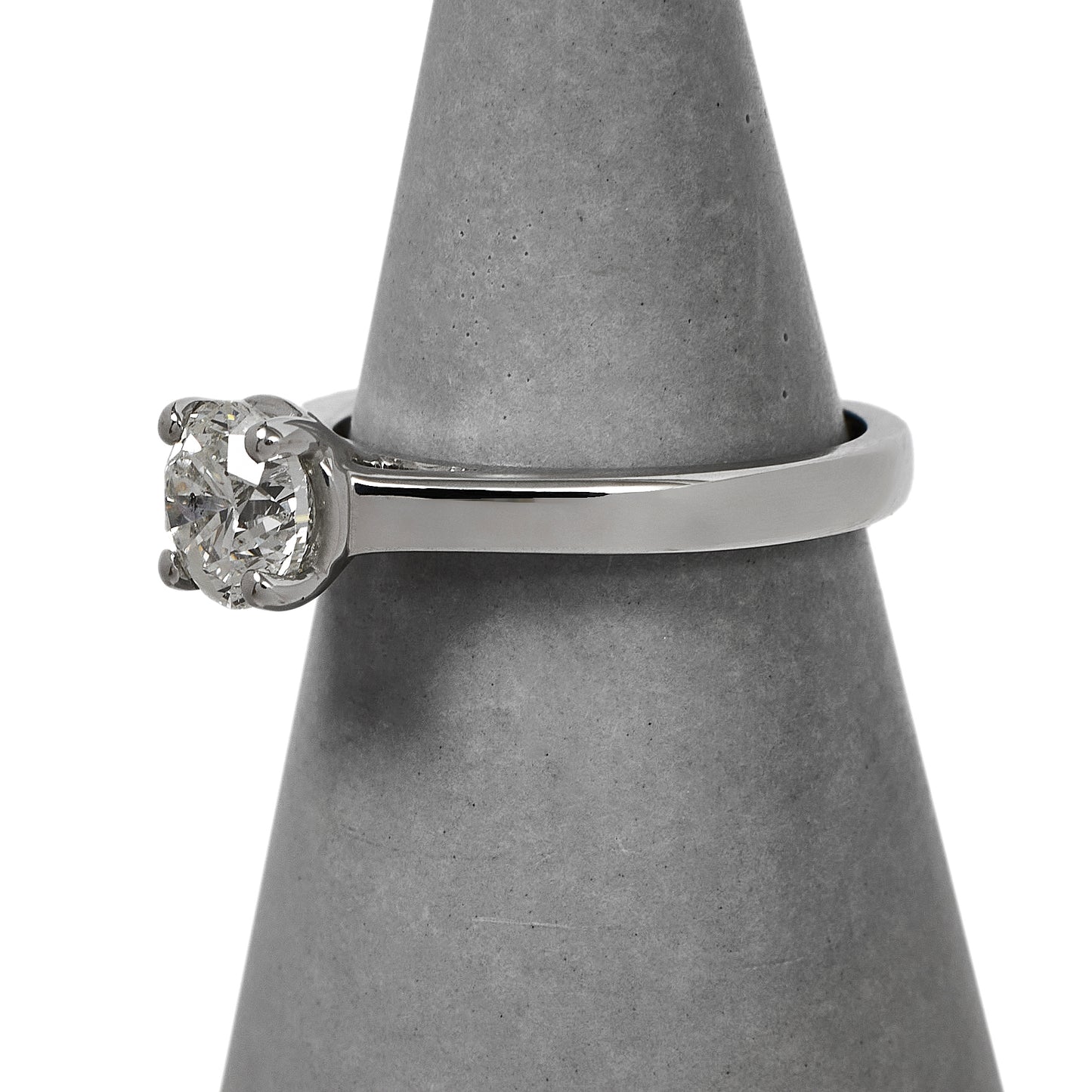 Pre-Owned 18ct White Gold Diamond Single Stone Ring Size J