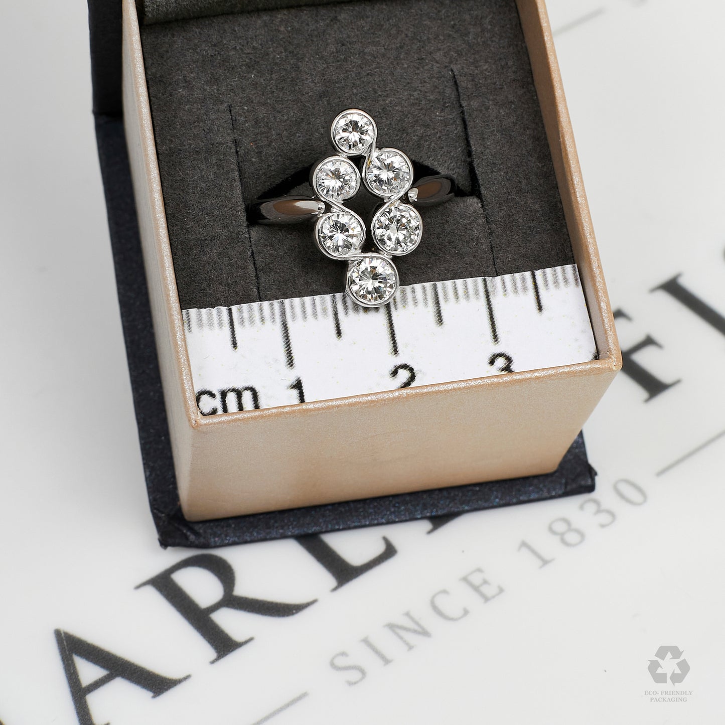 Pre-Owned 18ct White Gold 6 Rub Over Diamond Ring Size M