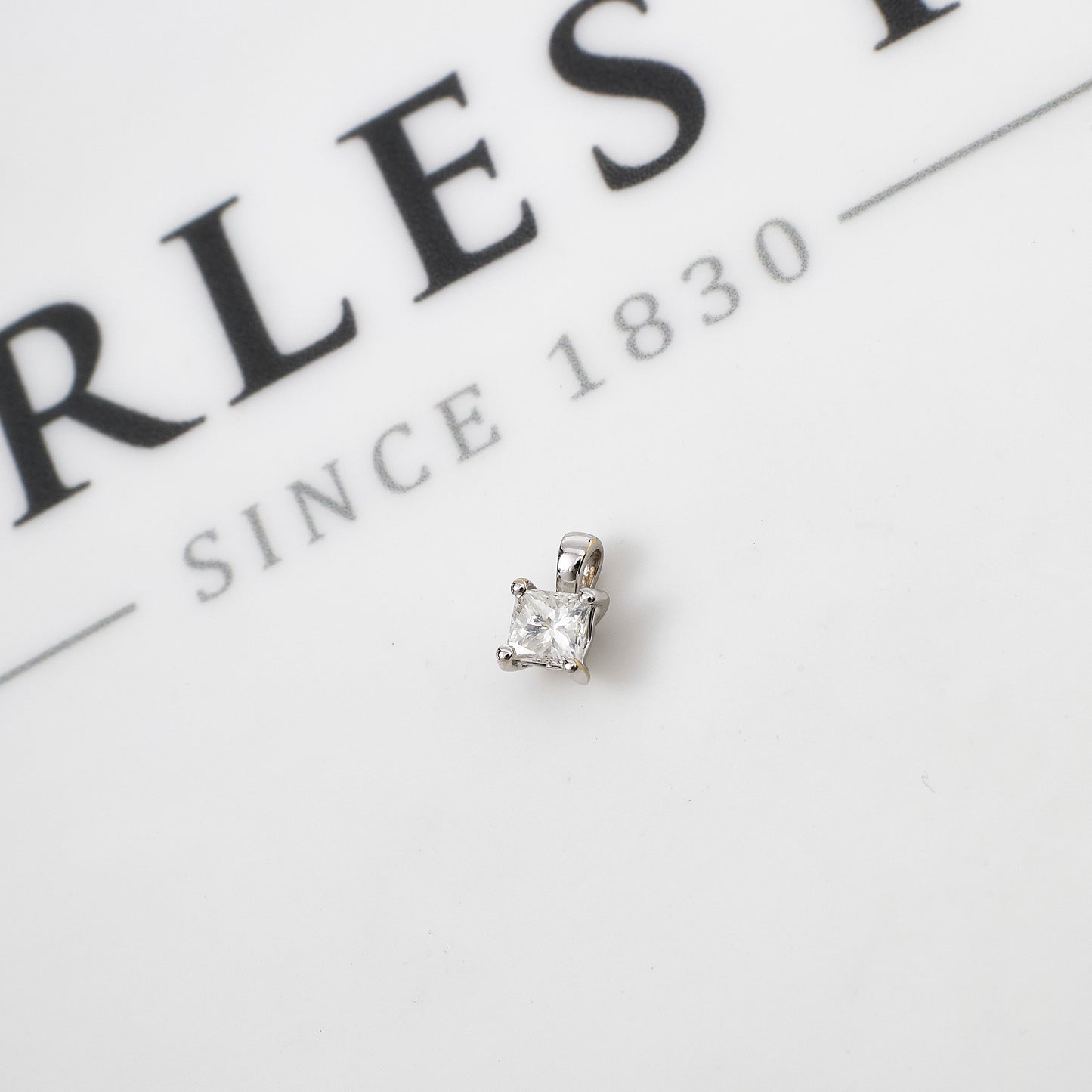 Pre-Owned 18ct White Gold Princess Cut Diamond Pendant