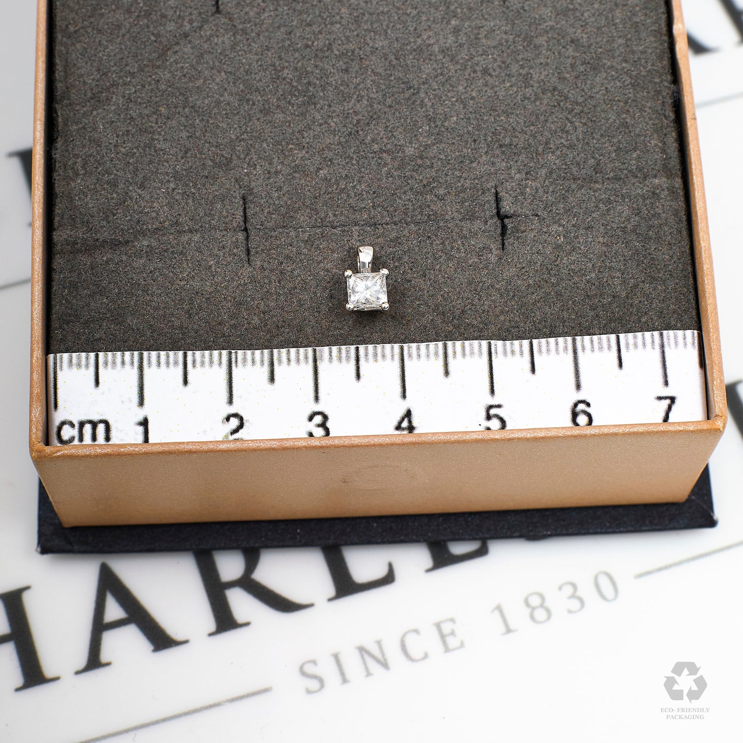 Pre-Owned 18ct White Gold Princess Cut Diamond Pendant