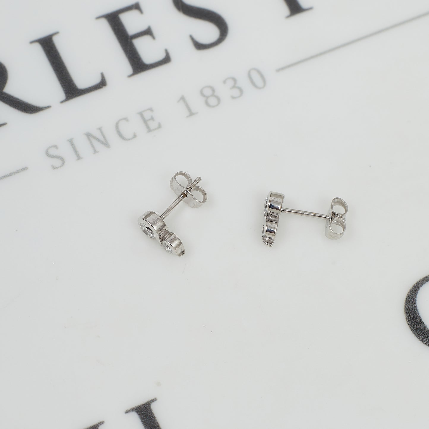 Pre-Owned 18ct White Gold 2 Diamond Stud Earrings