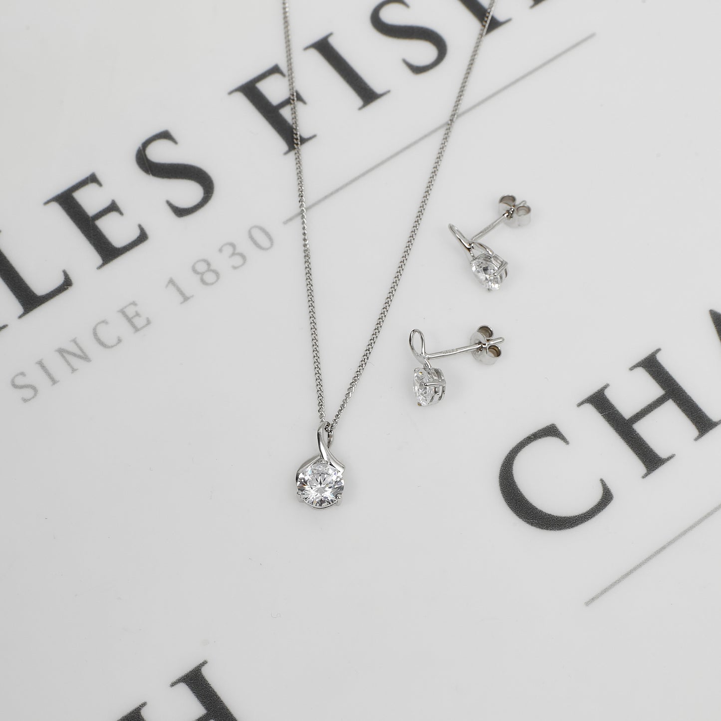 Pre-Owned 9ct White Gold CZ Pendant Necklace & Earrings SET