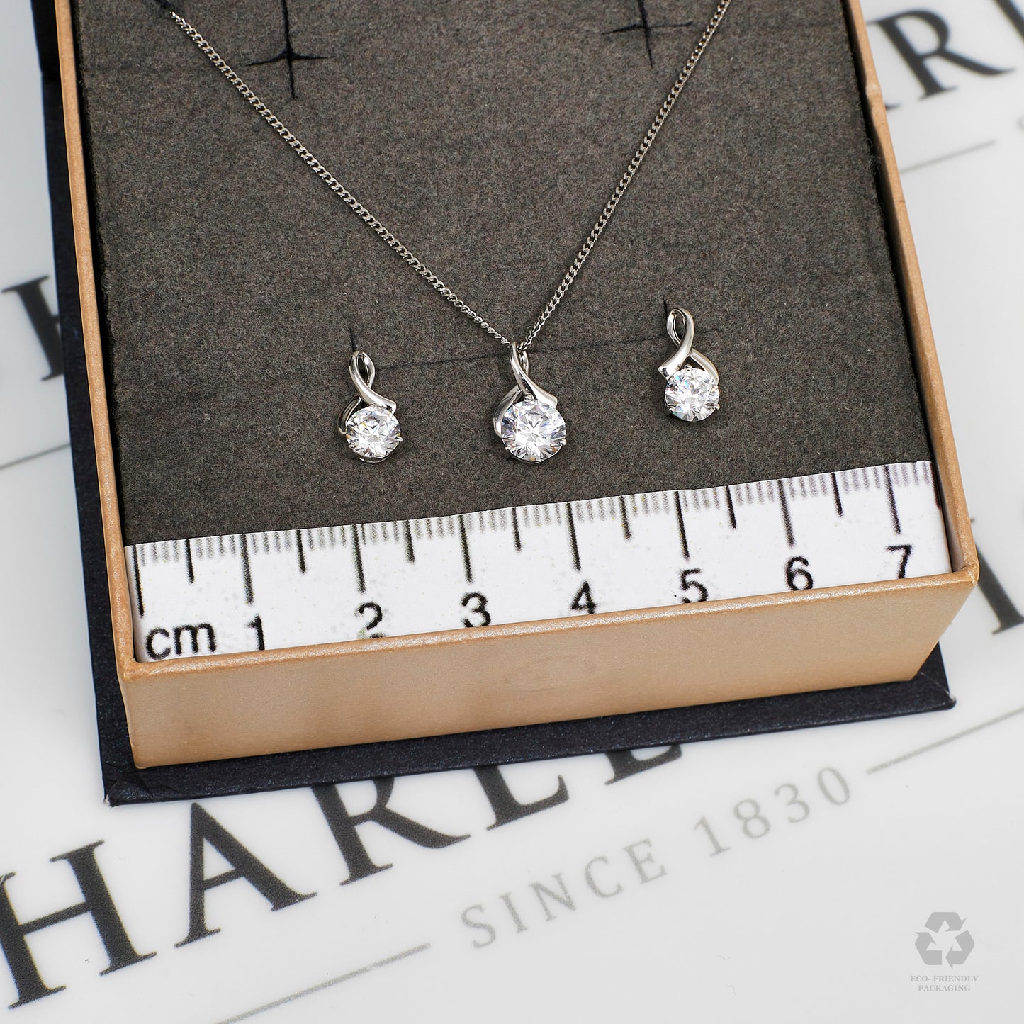 Pre-Owned 9ct White Gold CZ Pendant Necklace & Earrings SET