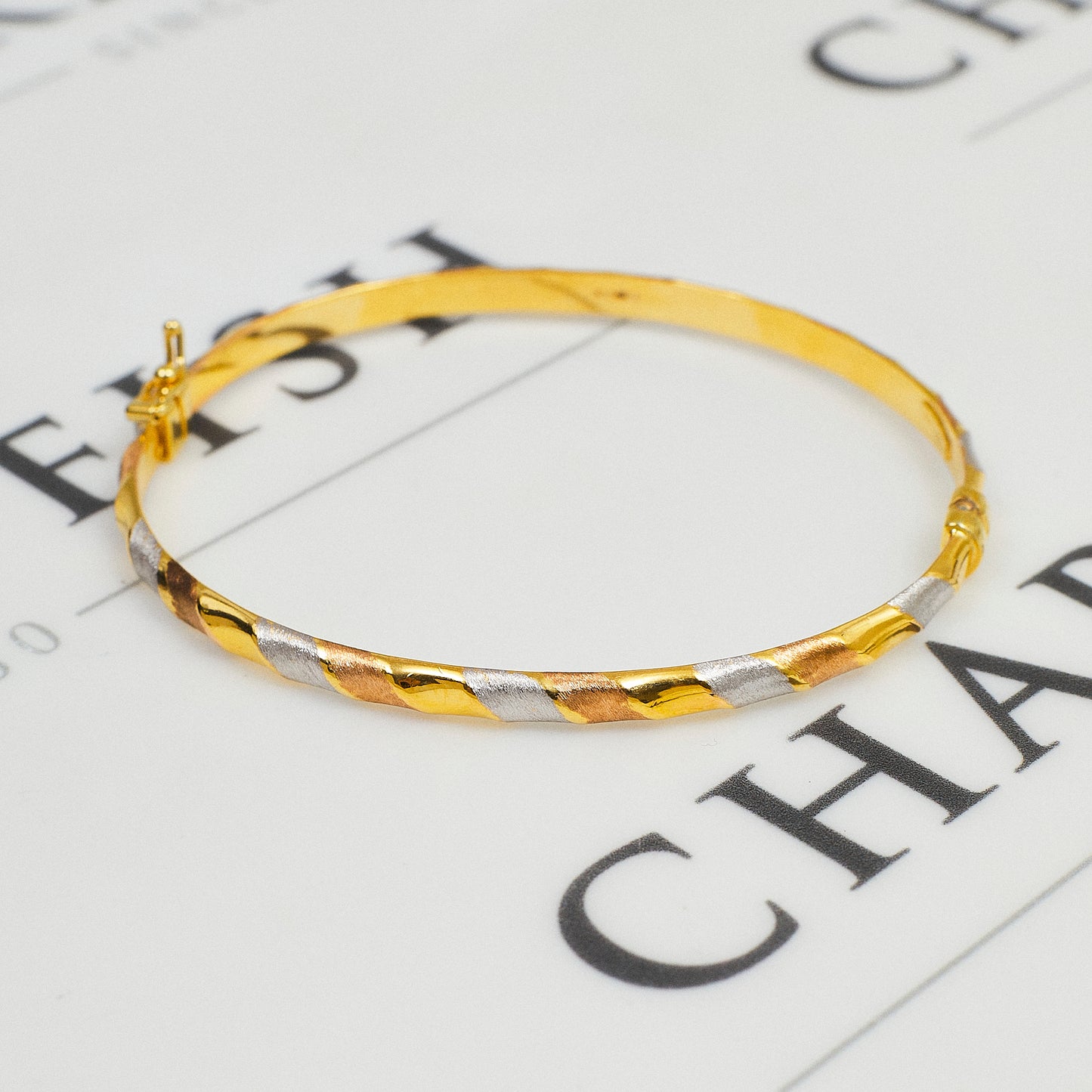 Pre-Owned 9ct Gold Tricolor Hinged Bangle