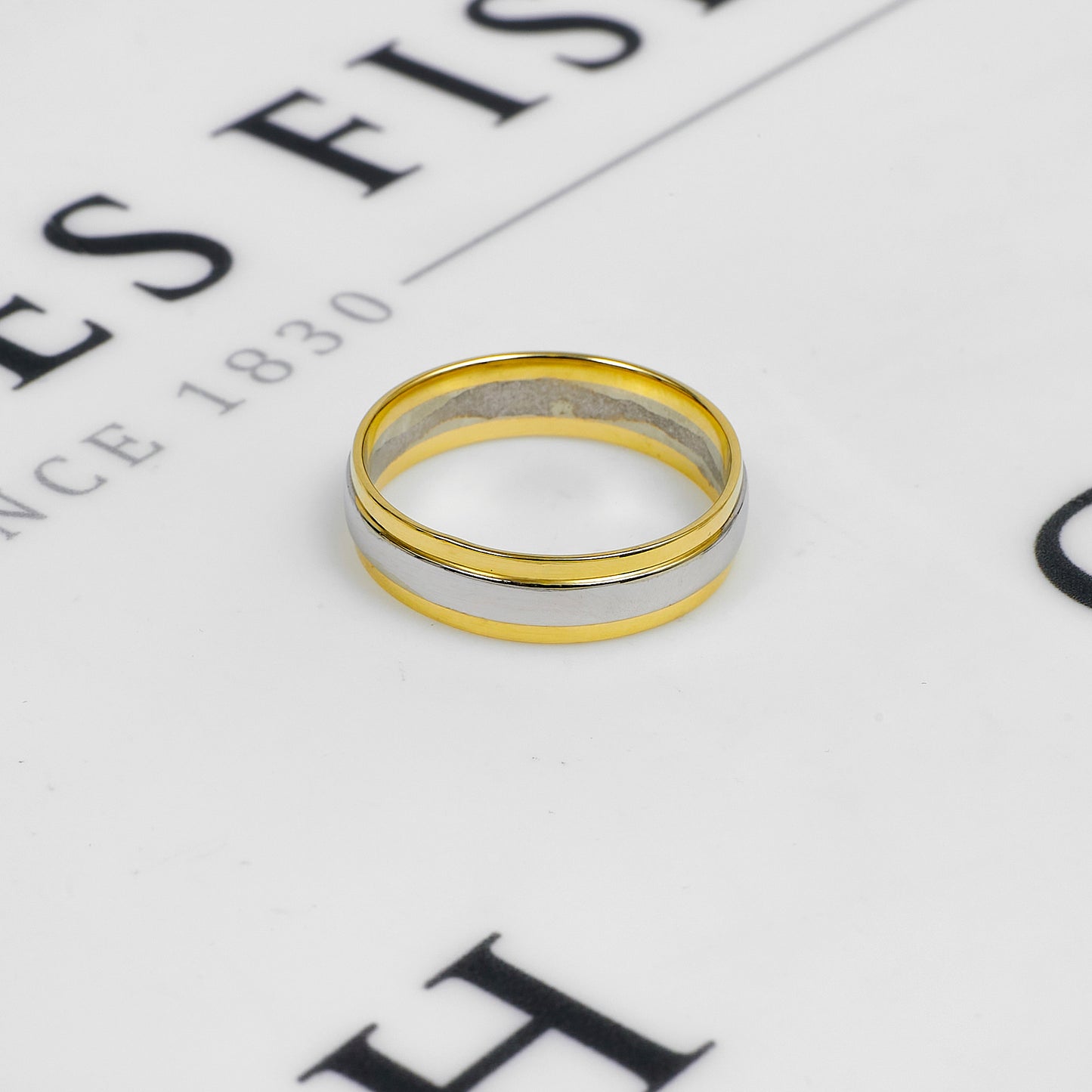 Pre-Owned 9ct Gold Mens 2 Tone Wedding Band Ring Size U