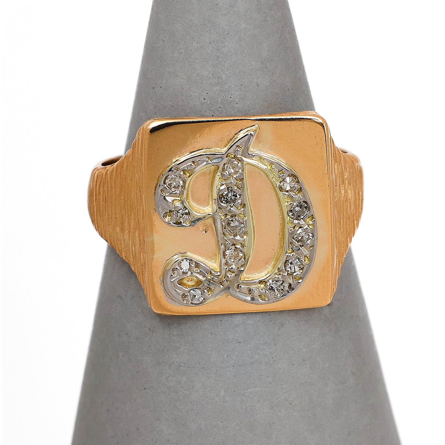 Pre-Owned 9ct Gold D Initial Diamond Signet Ring Size L