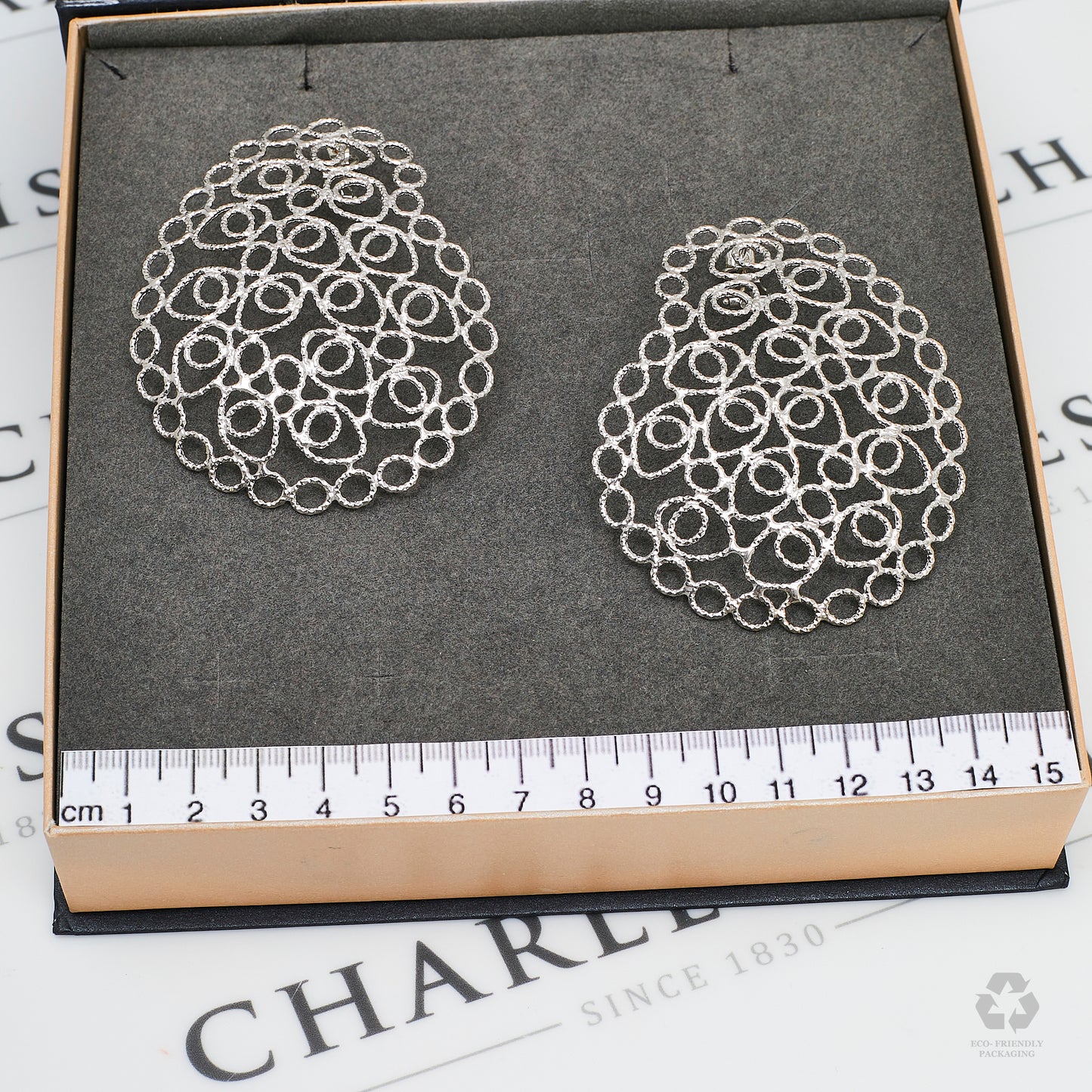 Pre-Owned 18ct White Gold Oversized Circle Design Earrings