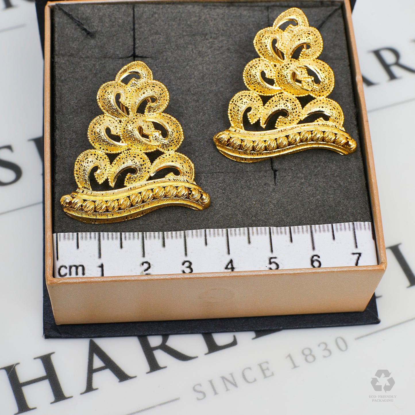 Pre-Owned 18ct Gold Matte Swirl Design Earrings