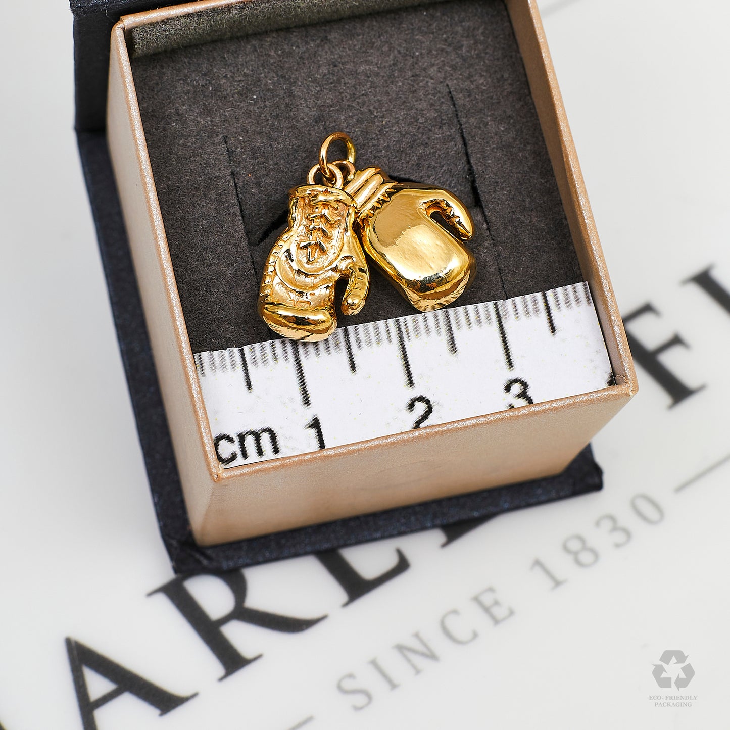 Pre-Owned 9ct Gold Boxing Gloves Charm