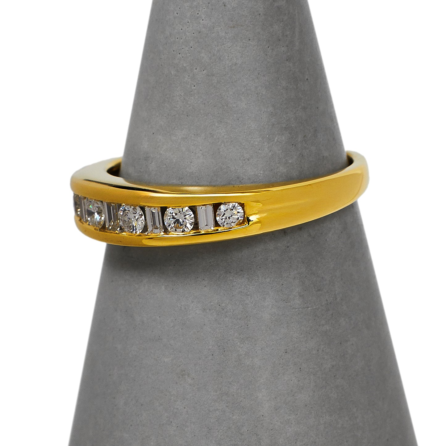 Pre-Owned 18ct Gold Mixed Diamond Ring Size P