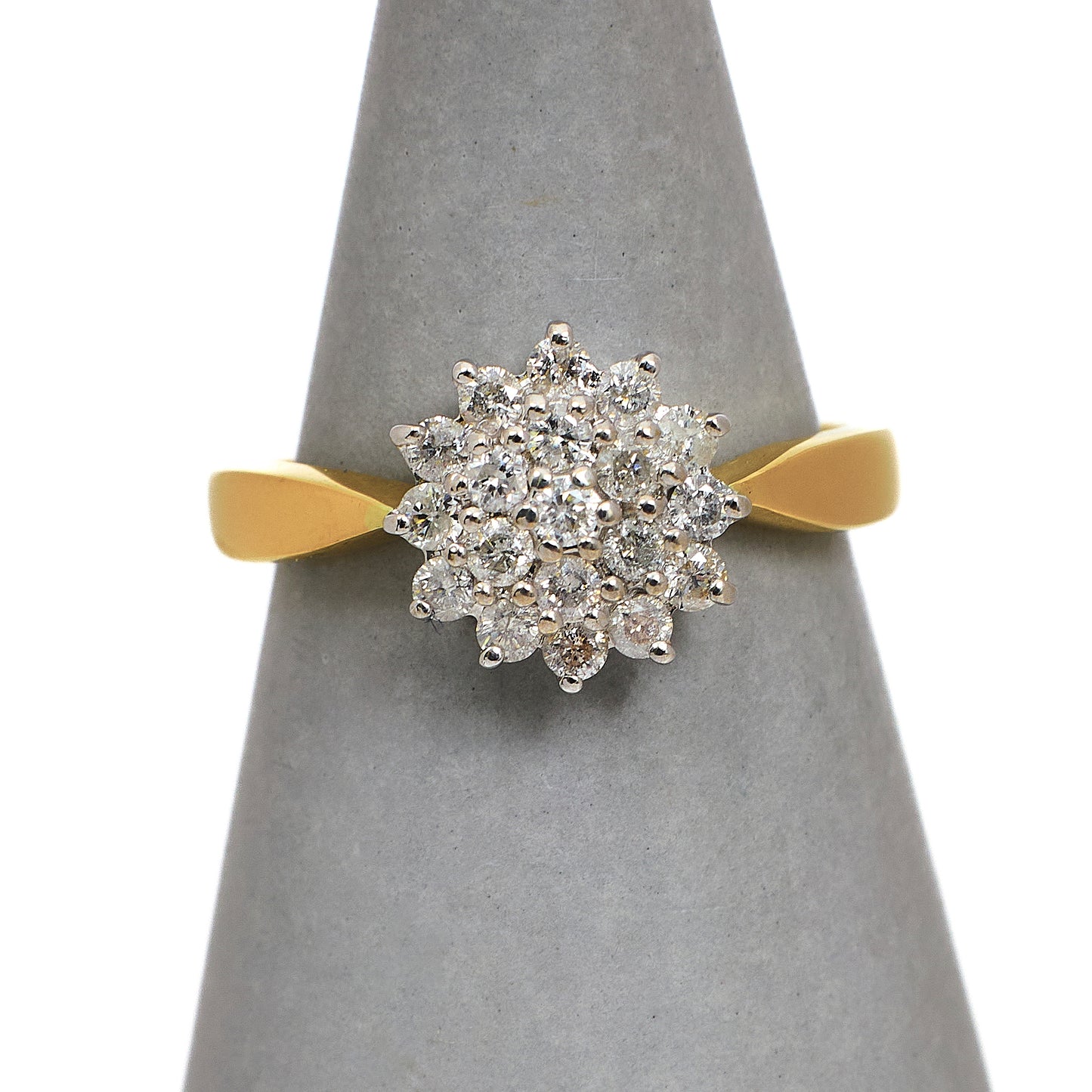 Pre-Owned 18ct Gold Diamond Cluster Ring Size M