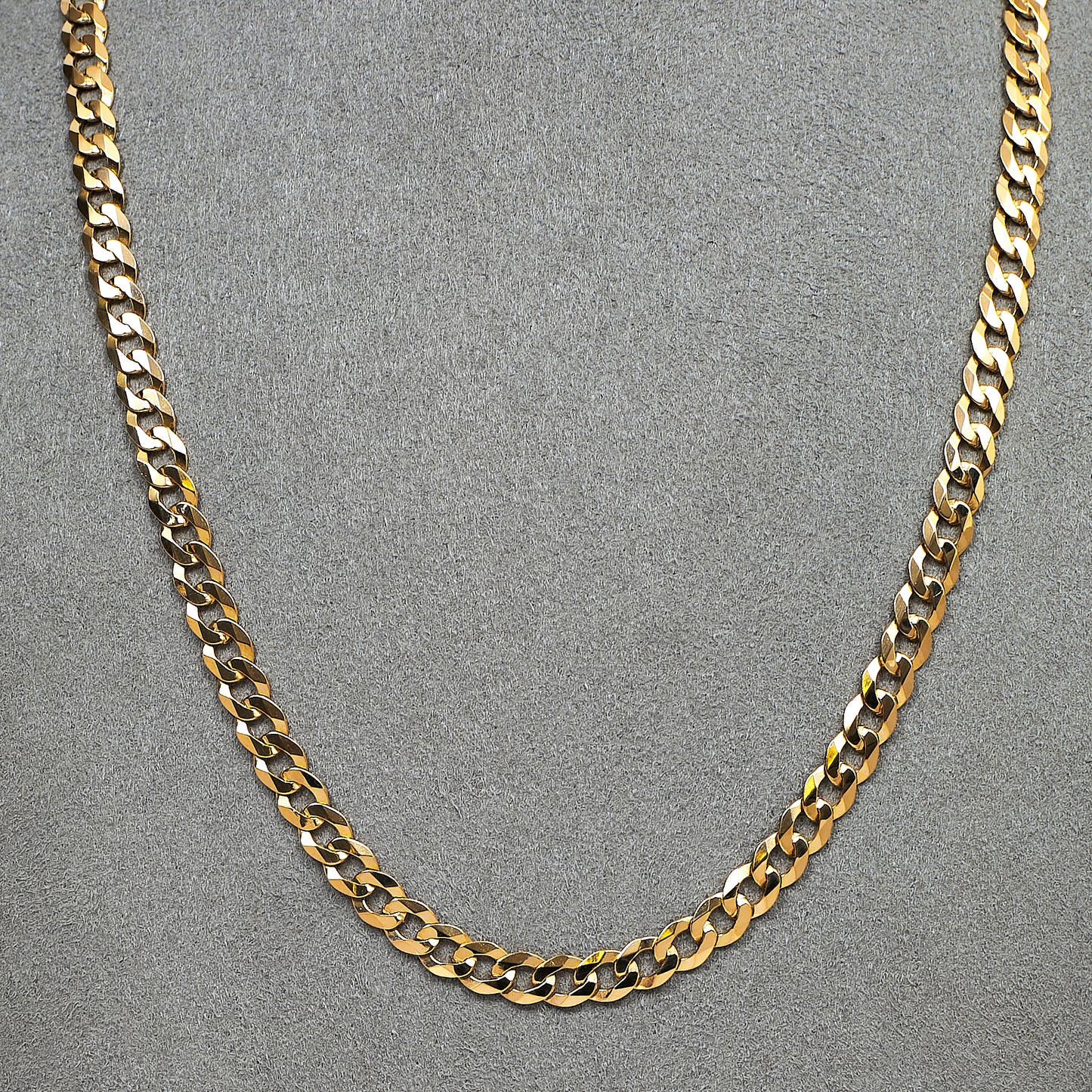 Pre-Owned 9ct Gold Curb Chain Necklace 18 Inch