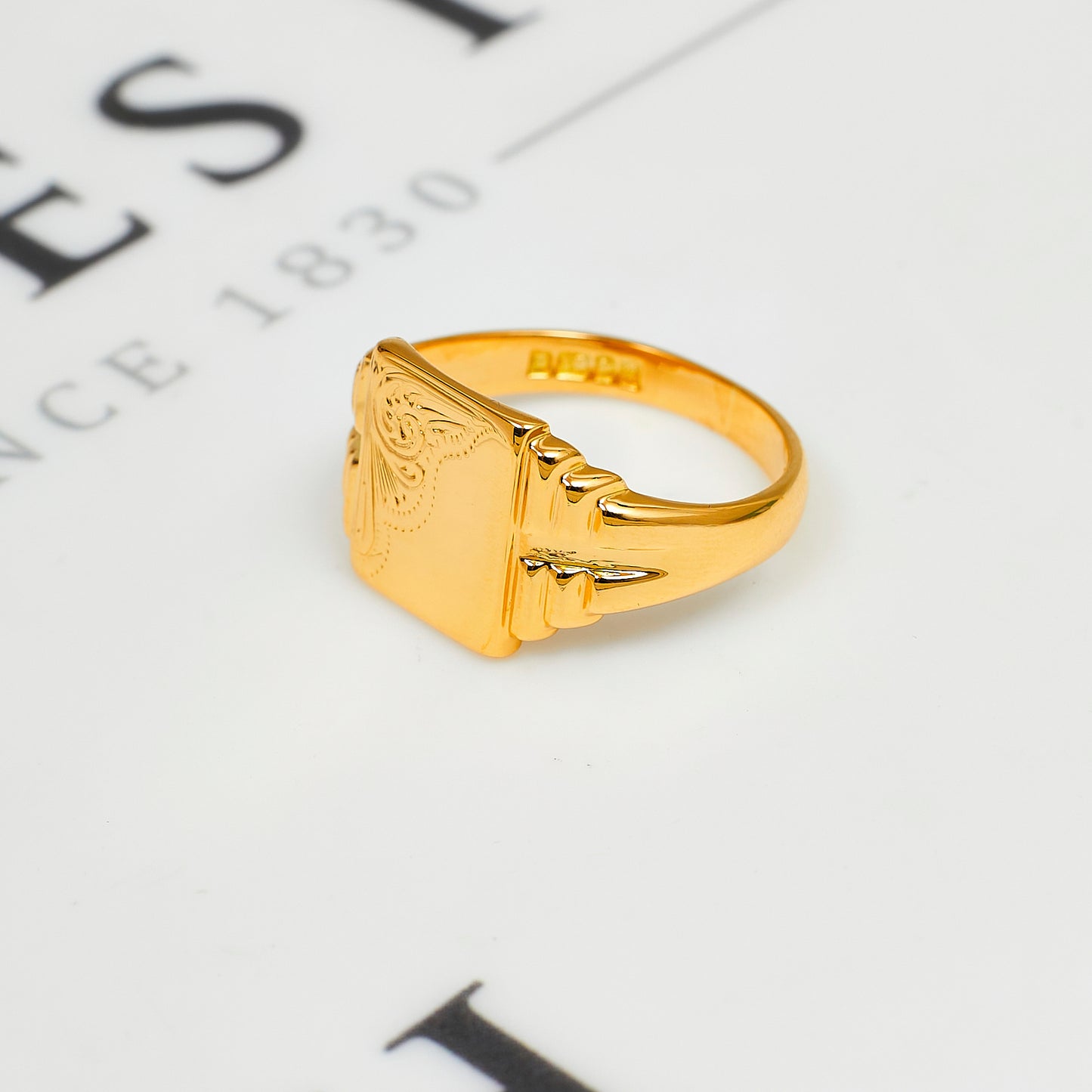 Pre-Owned 18ct Gold Rectangular Signet Ring Size Q