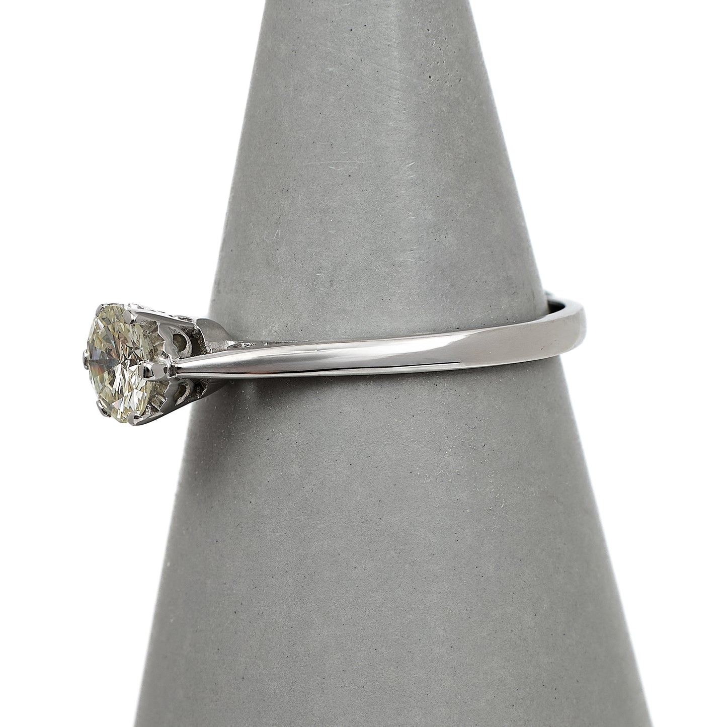 Pre-Owned 9ct White Gold Diamond Solitaire Ring Size T