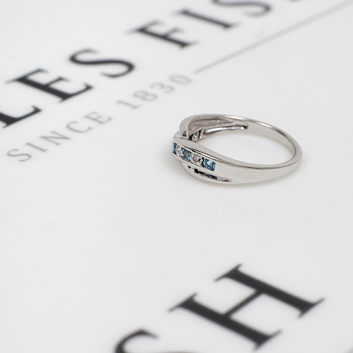 Pre-Owned 9ct White Gold Diamond & Topaz Ring Size L