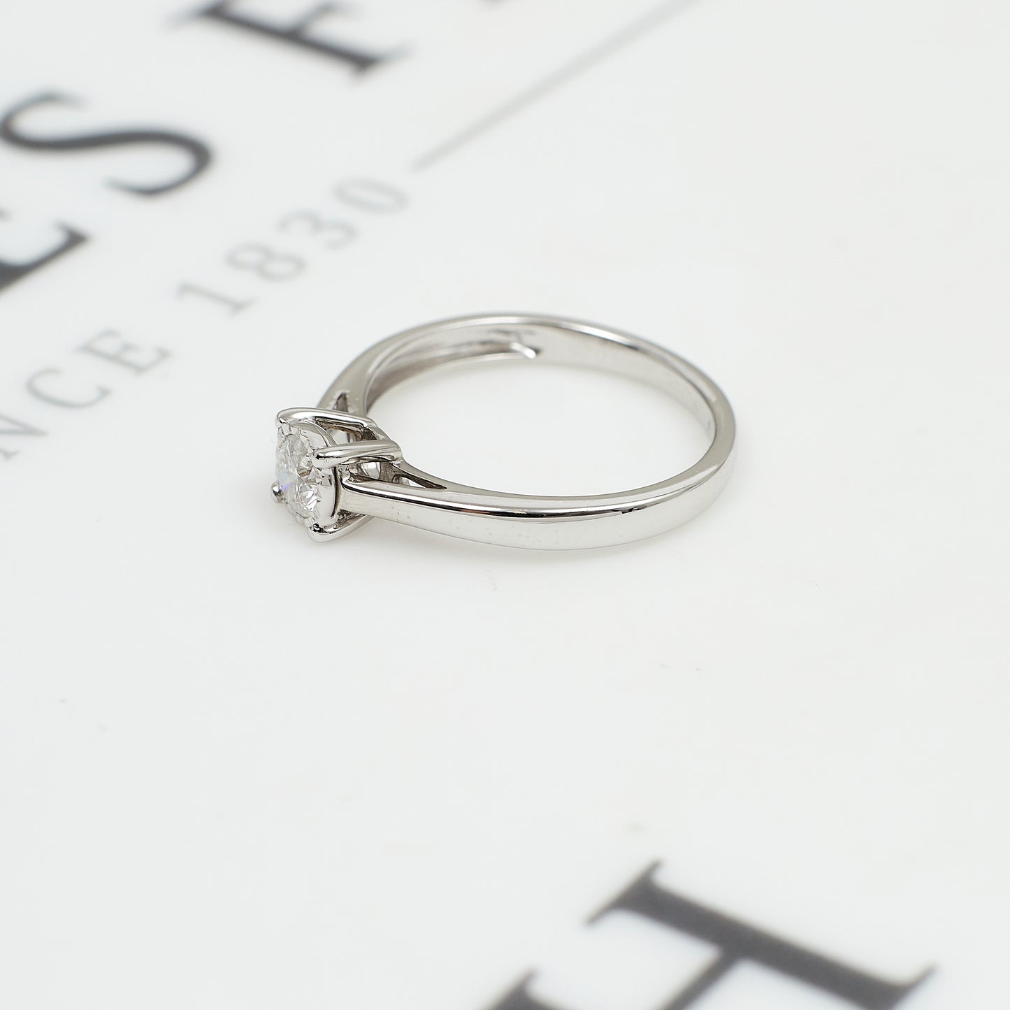 Pre-Owned 9ct White Gold Illusion Set Diamond Ring Size L.5