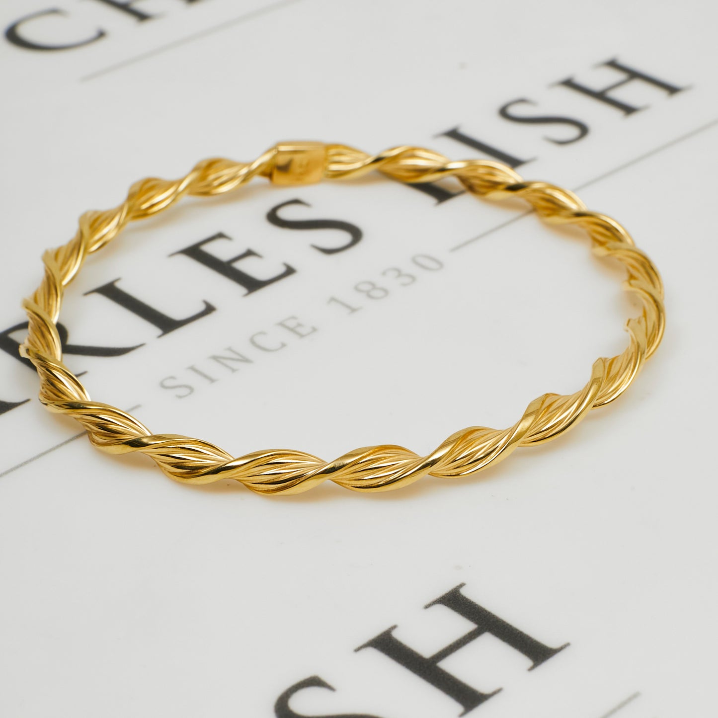 Pre-Owned 9ct Gold Twist Design Bangle