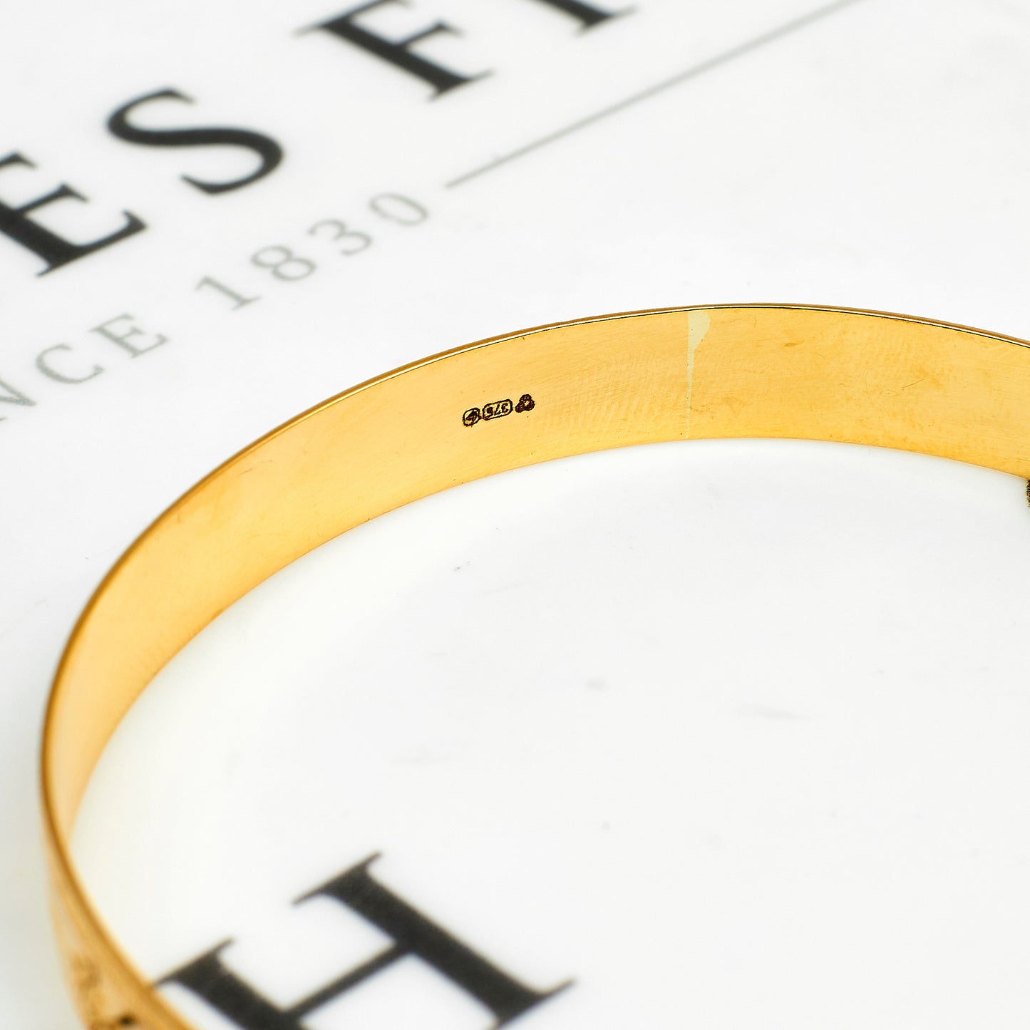 Pre-Owned 9ct Gold Leaf Design Bangle