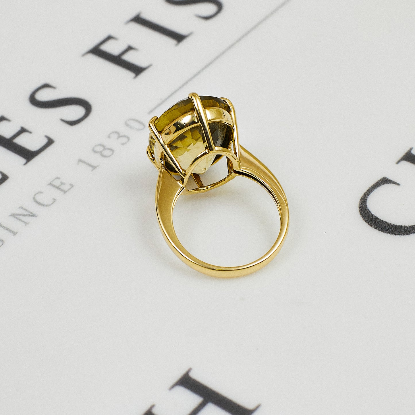 Pre-Owned 9ct Gold Oval Quartz Ring Size P.5