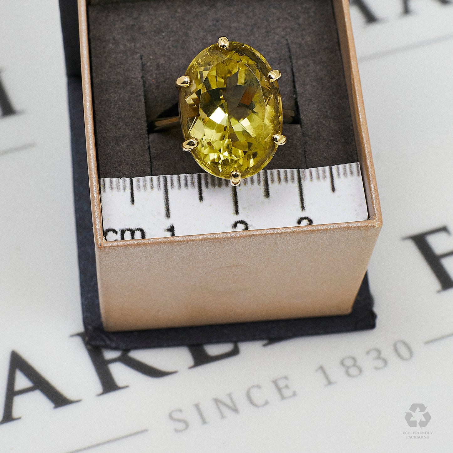 Pre-Owned 9ct Gold Oval Quartz Ring Size P.5