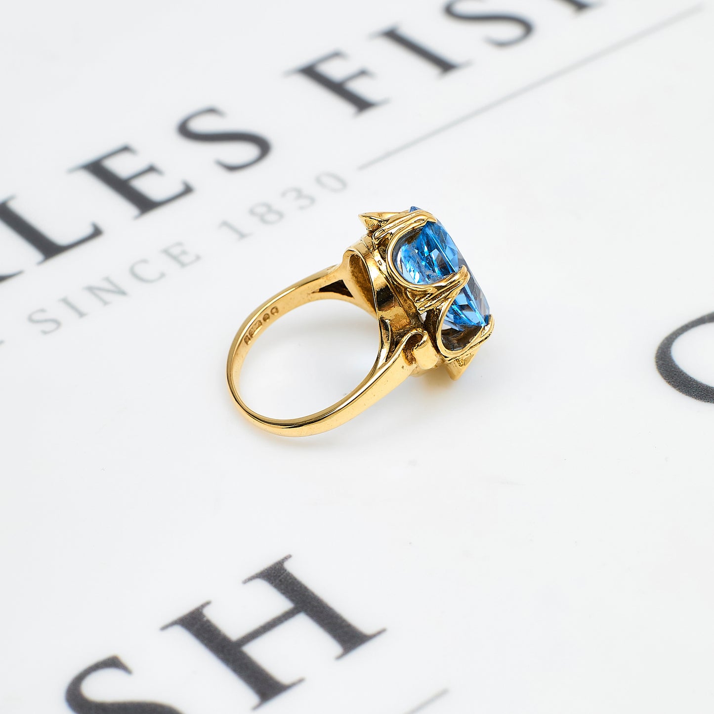 Pre-Owned 9ct Gold Oval Synthetic Stone Ring Size M