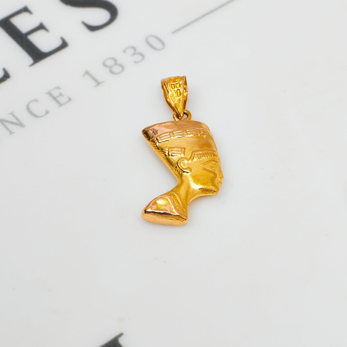 Pre-Owned 18ct Gold Queen Nefertiti Pendant