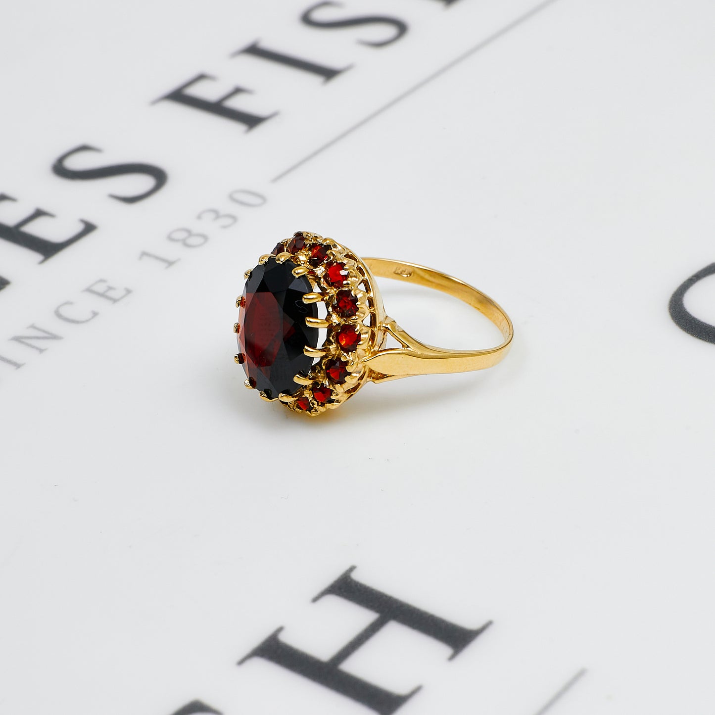 Pre-Owned 9ct Gold Oversized Oval Garnet Cluster Ring Size P