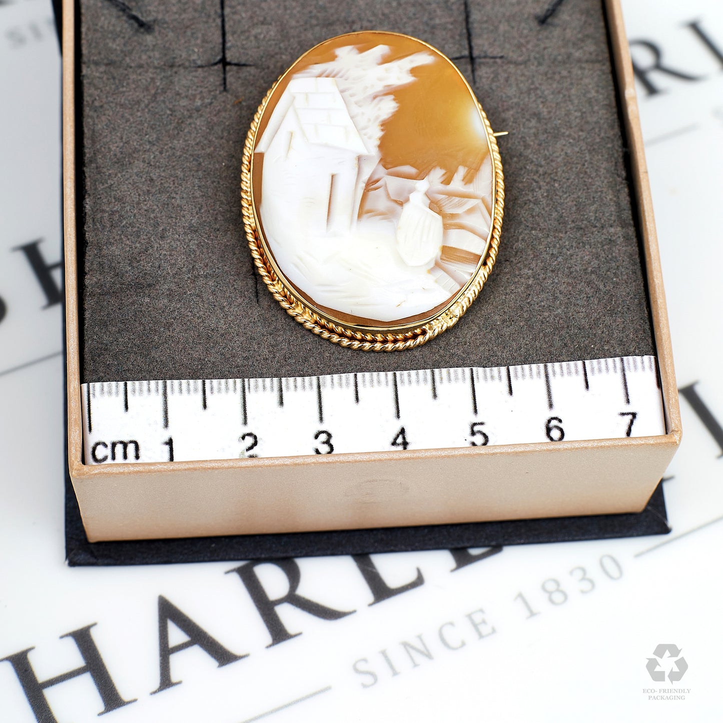 Pre-Owned 9ct Gold Cameo Brooch with Woman & House Scene
